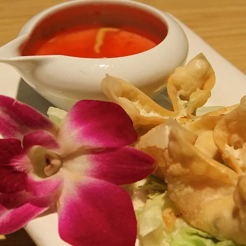 Crab Rangoon (10)